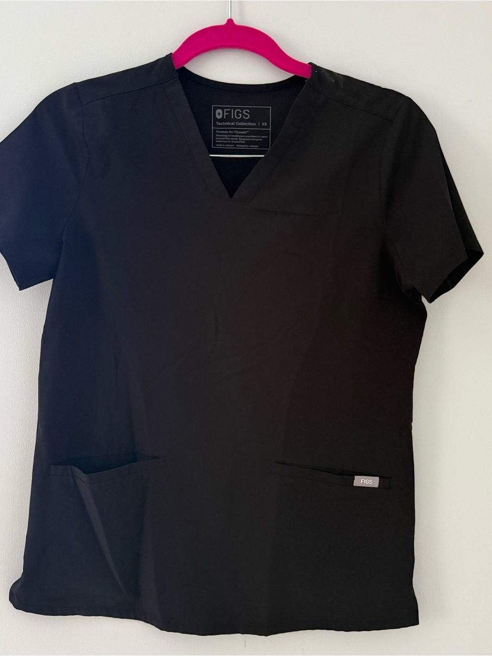 Figs Womens Black V-Neck Short Sleeve Scrub Top